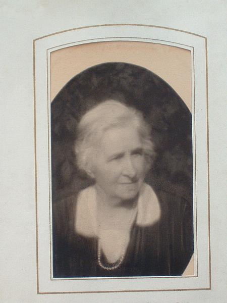 ABk41-Annie Delves, wife of Thomas Hirst Delves, in old age.jpg - Annie Delves, wife of Thomas Hirst Delves, in old age